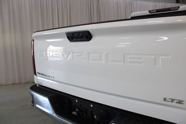 Used 2024 Chevrolet Silverado 2500 LTZ AWD/4WD image 33