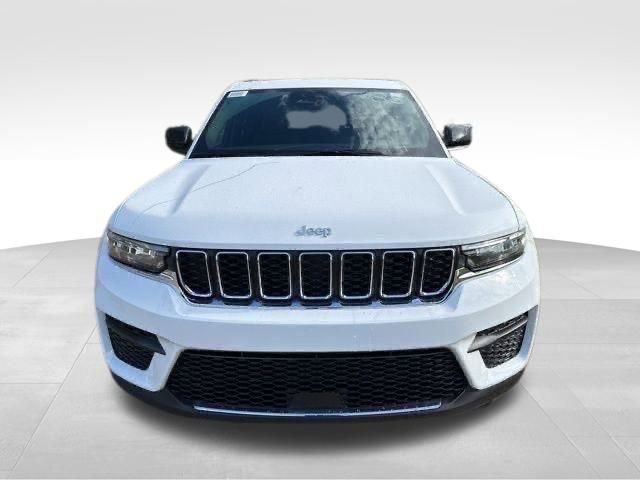 New 2025 Jeep Grand Cherokee Laredo X image 2