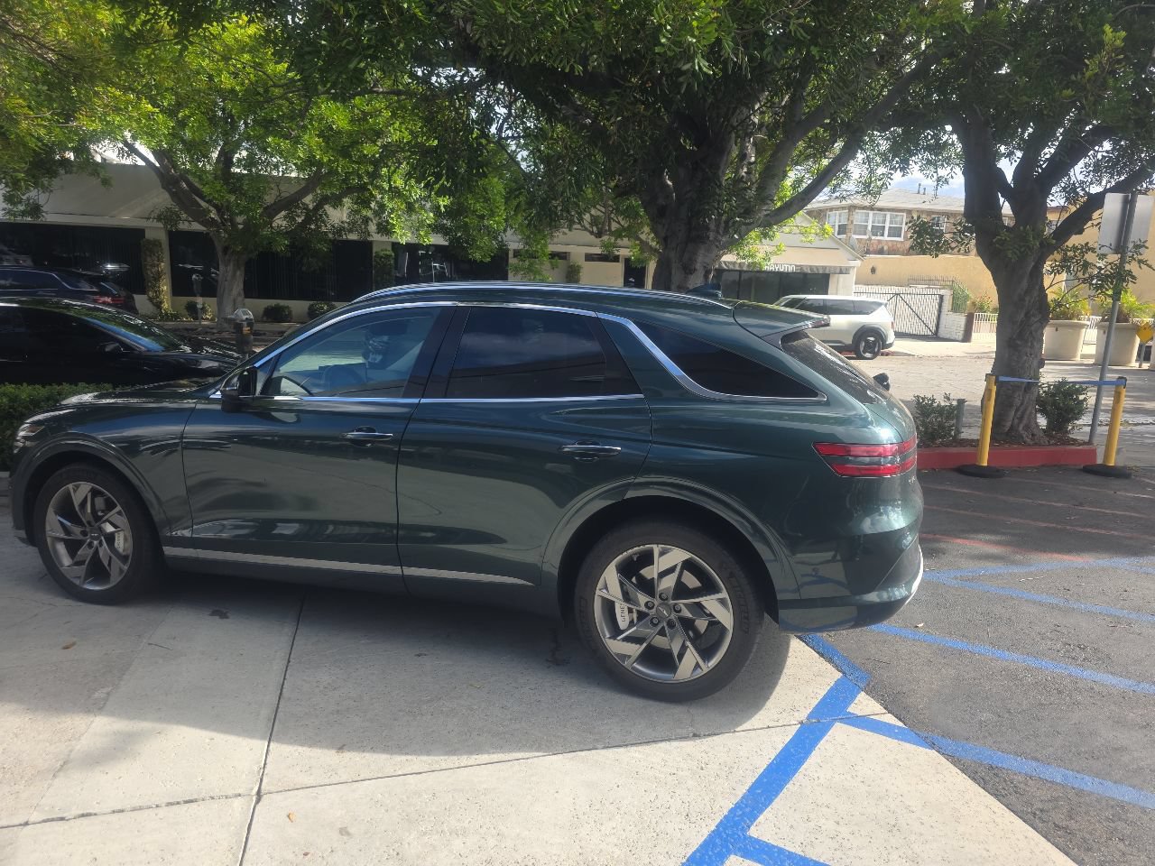 Used 2024 Genesis Electrified GV70 w/ Prestige Package AWD/4WD image 3