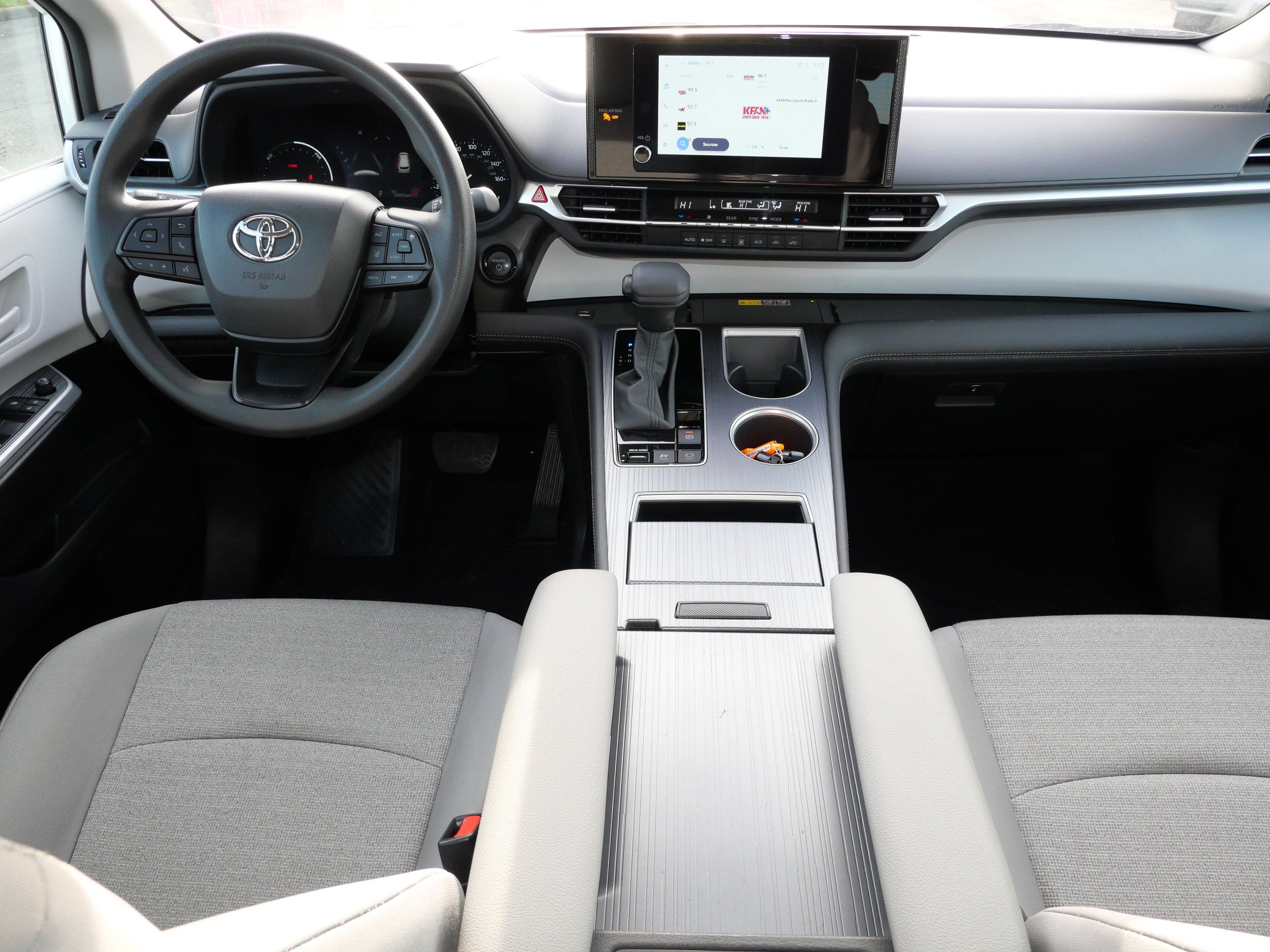 Certified 2025 Toyota Sienna LE AWD/4WD image 10