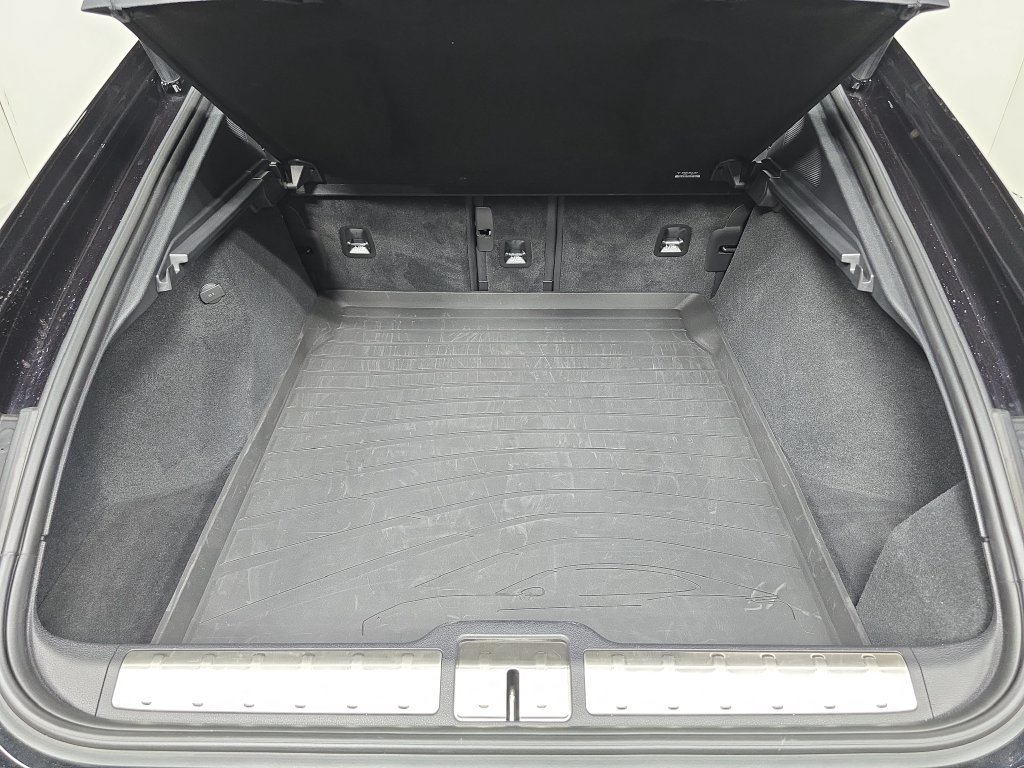 Certified 2026 Porsche Panamera RWD image 25