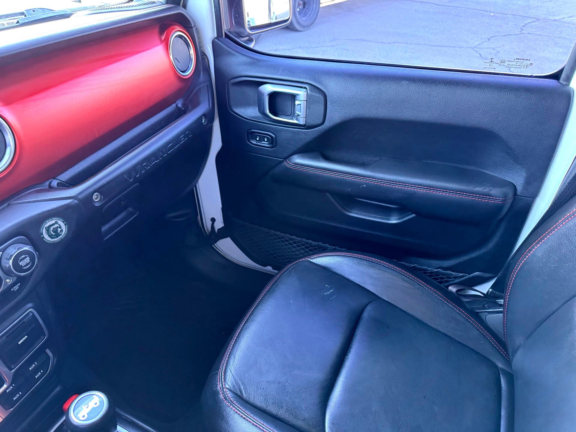 Used 2018 Jeep Wrangler Unlimited Rubicon image 32