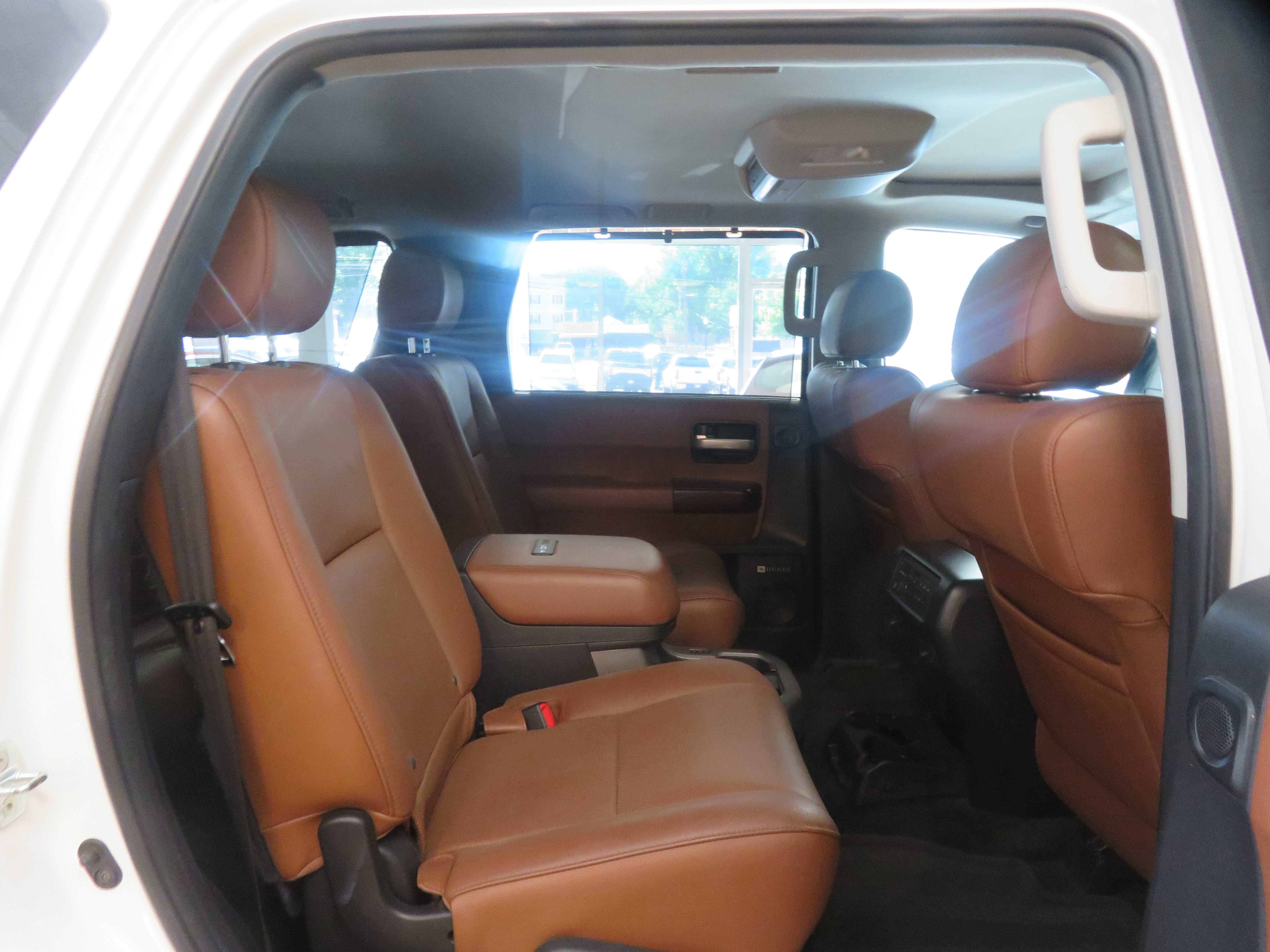 Used 2016 Toyota Sequoia Platinum AWD/4WD image 27