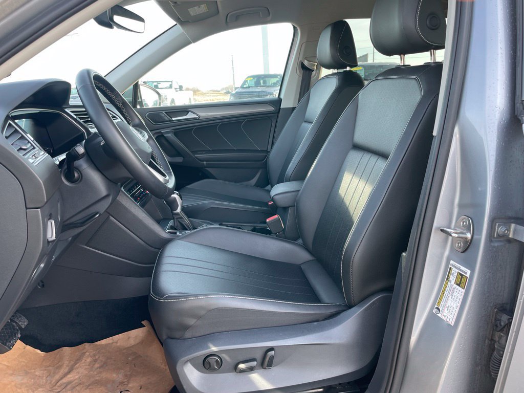 Used 2024 Volkswagen Tiguan SE AWD/4WD image 7