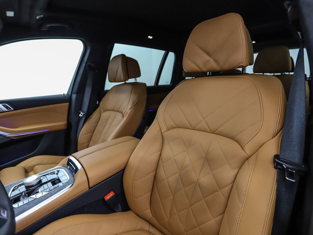 Used 2025 BMW X7 xDrive40i w/ M Sport Package image 12