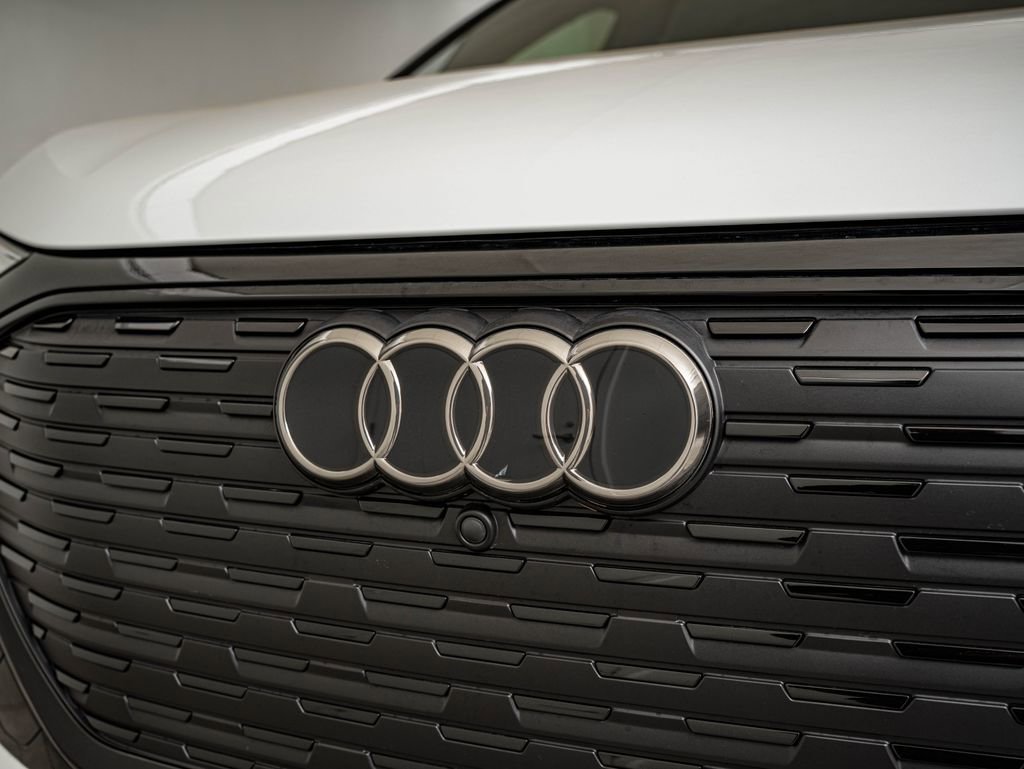 Used 2023 Audi Q4 e-tron Premium w/ Convenience Package image 12