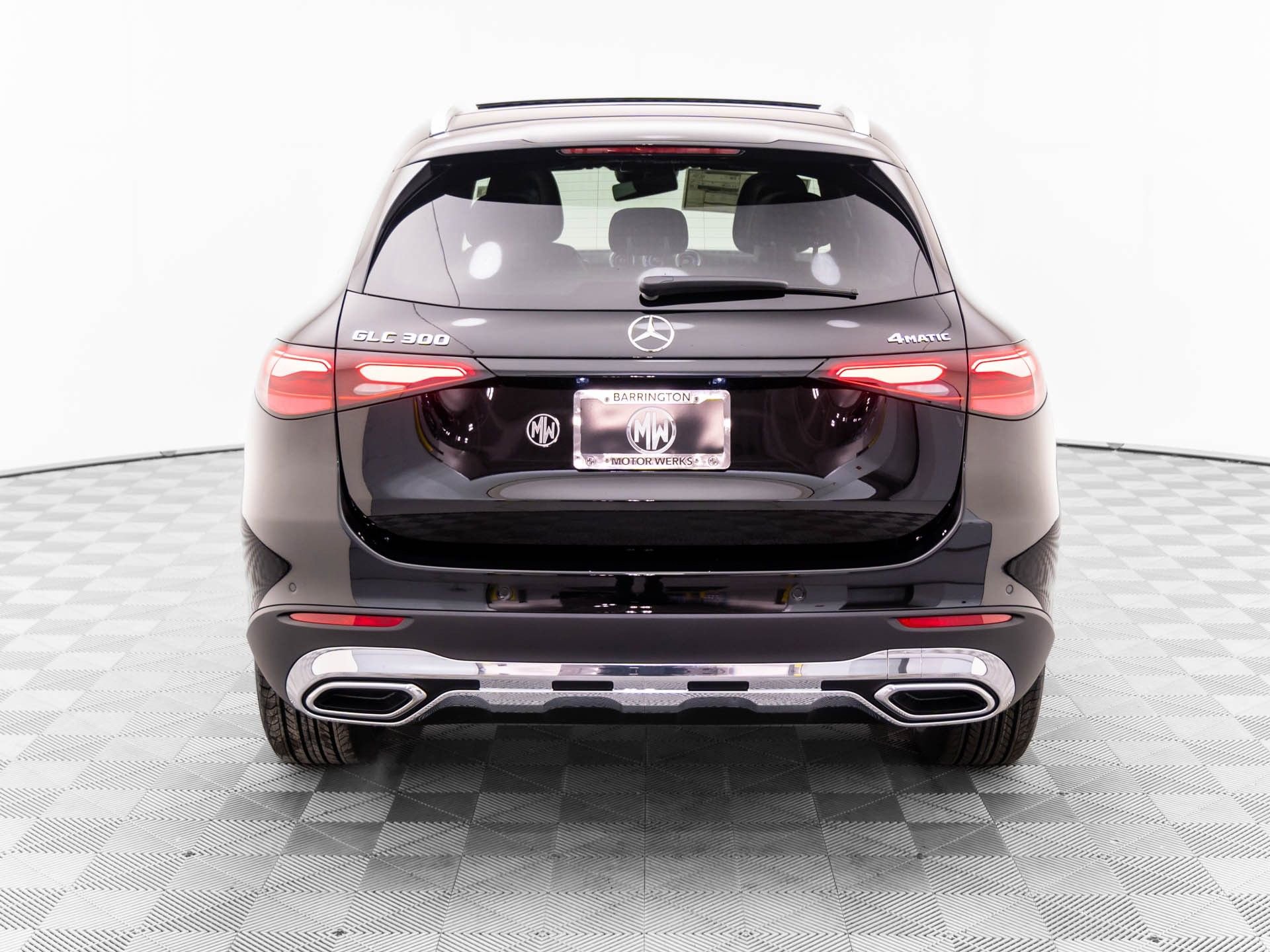 Used 2025 Mercedes-Benz GLC 300 4MATIC image 10