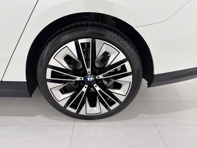 Used 2024 BMW 530i xDrive w/ Premium Package image 47