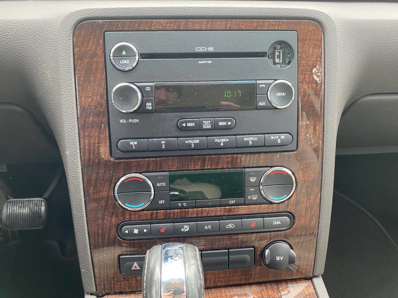 Used 2009 Ford Taurus Limited image 13