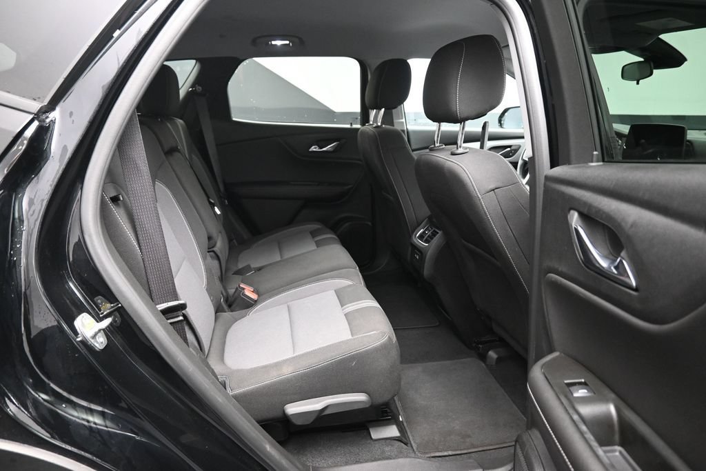 Used 2025 Chevrolet Blazer LT FWD image 23
