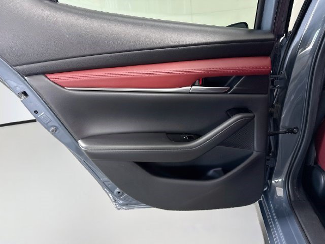 Used 2021 MAZDA MAZDA3 s FWD image 25