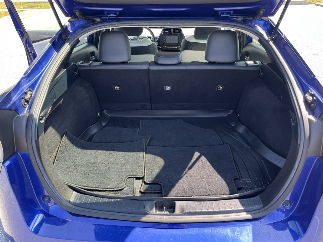Used 2016 Toyota Prius Three Touring FWD image 12