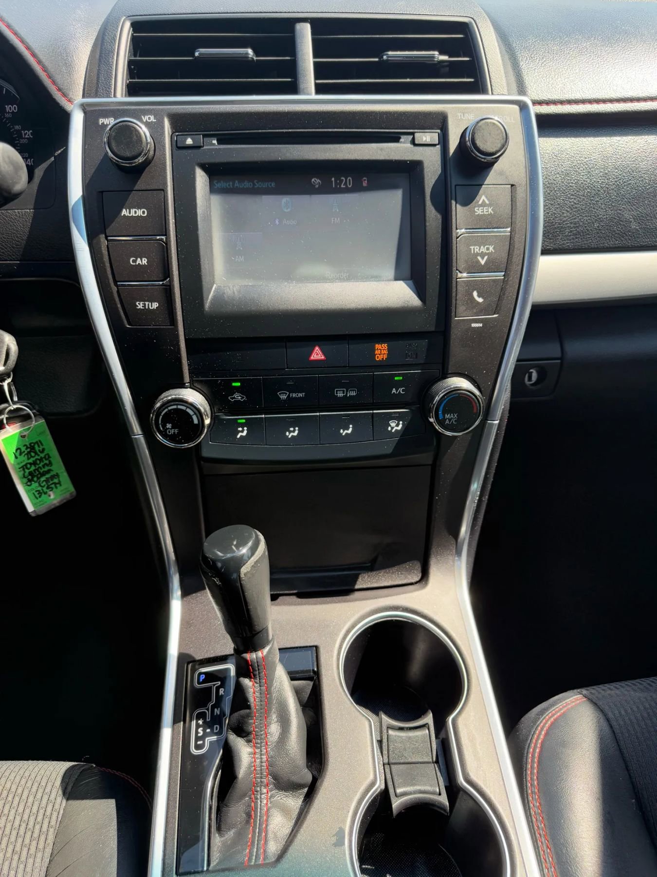 Used 2016 Toyota Camry SE image 12