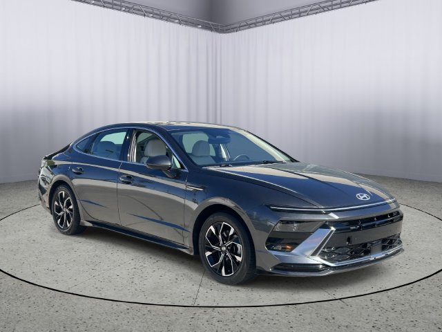 Used 2025 Hyundai Sonata SEL FWD image 5