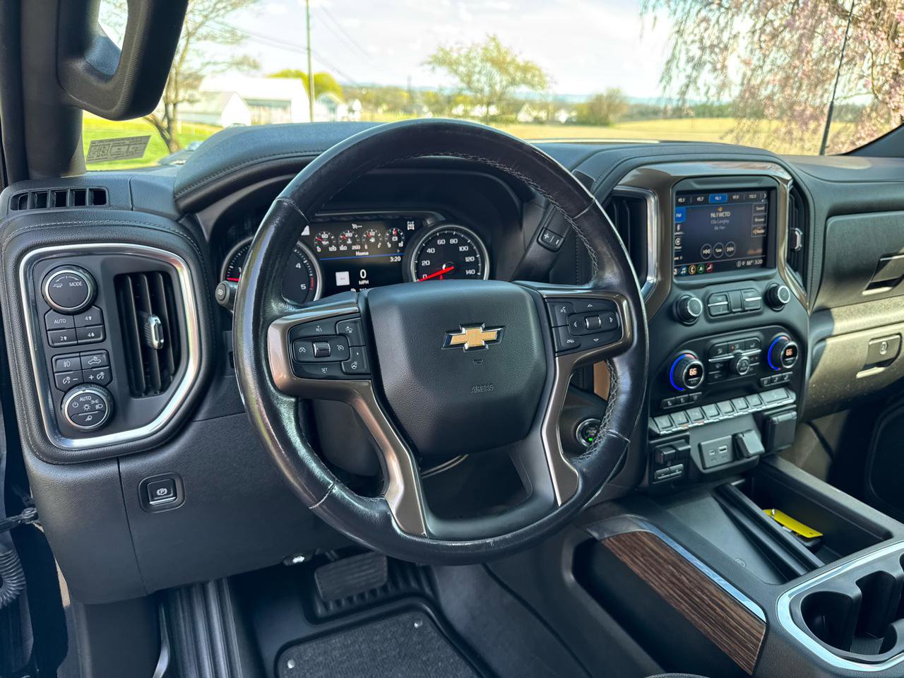 Used 2021 Chevrolet Silverado 2500 High Country w/ Technology Package AWD/4WD image 12