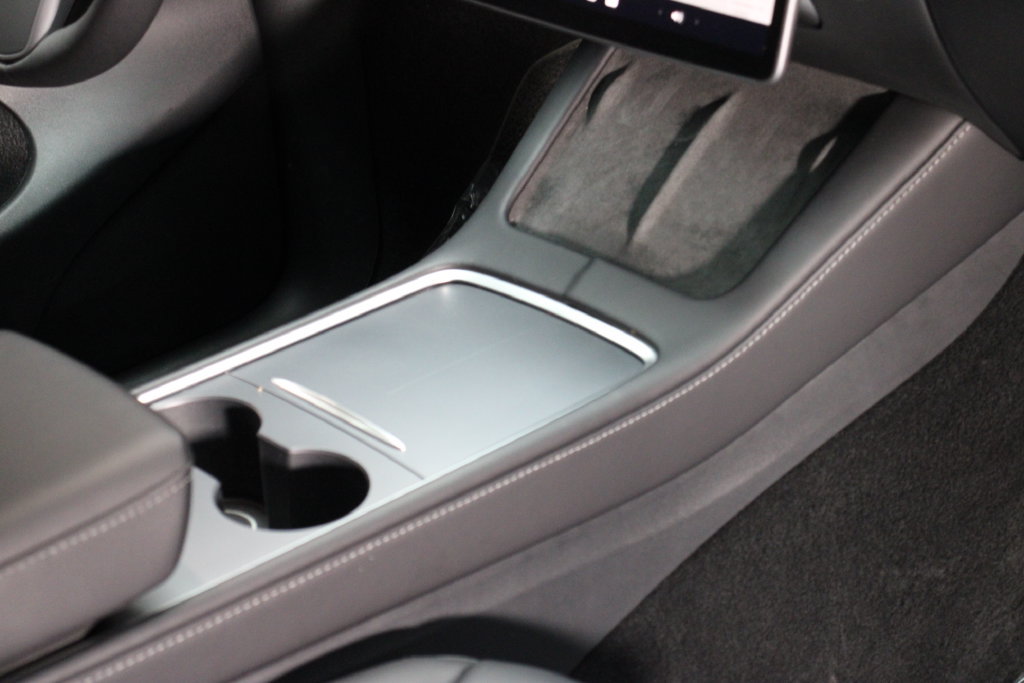 Used 2023 Tesla Model Y Performance AWD/4WD image 9