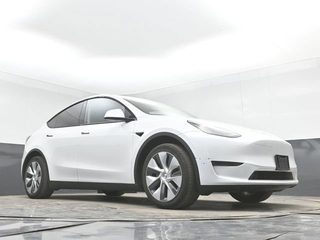 Used 2023 Tesla Model Y Long Range image 27