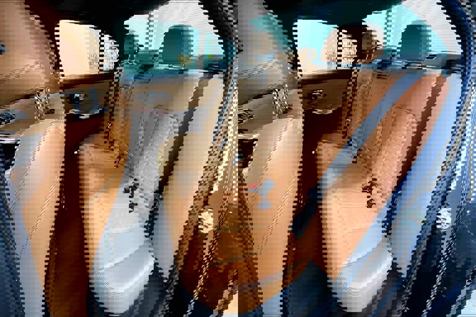 Used 2019 BMW 330i Sedan w/ M Sport Package image 21