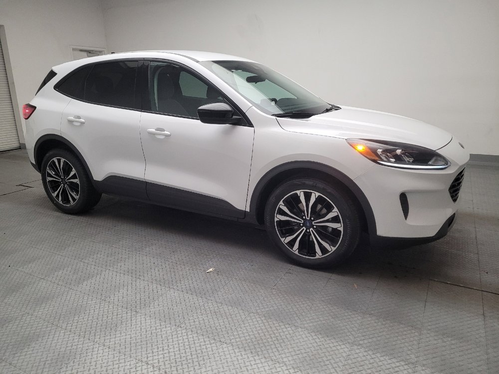 Used 2022 Ford Escape SE w/ SE Sport Appearance Package image 11