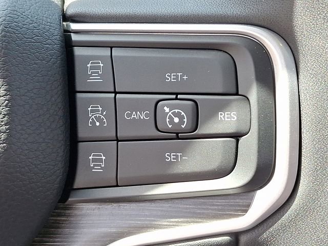 Used 2024 Jeep Wagoneer L Series II w/ Premium Group I image 23