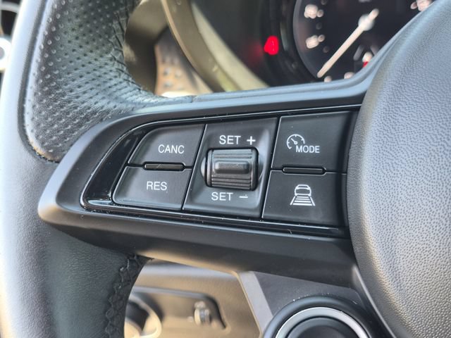 Used 2025 Alfa Romeo Tonale AWD/4WD image 36