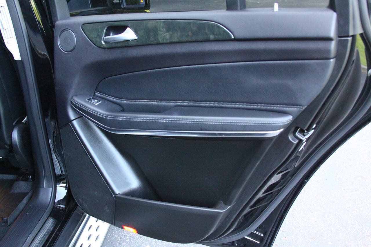 Used 2018 Mercedes-Benz GLS 550 4MATIC w/ Driver Assistance Package image 47