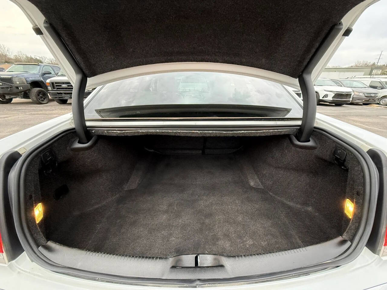 Used 2017 Chrysler 300 Limited image 11