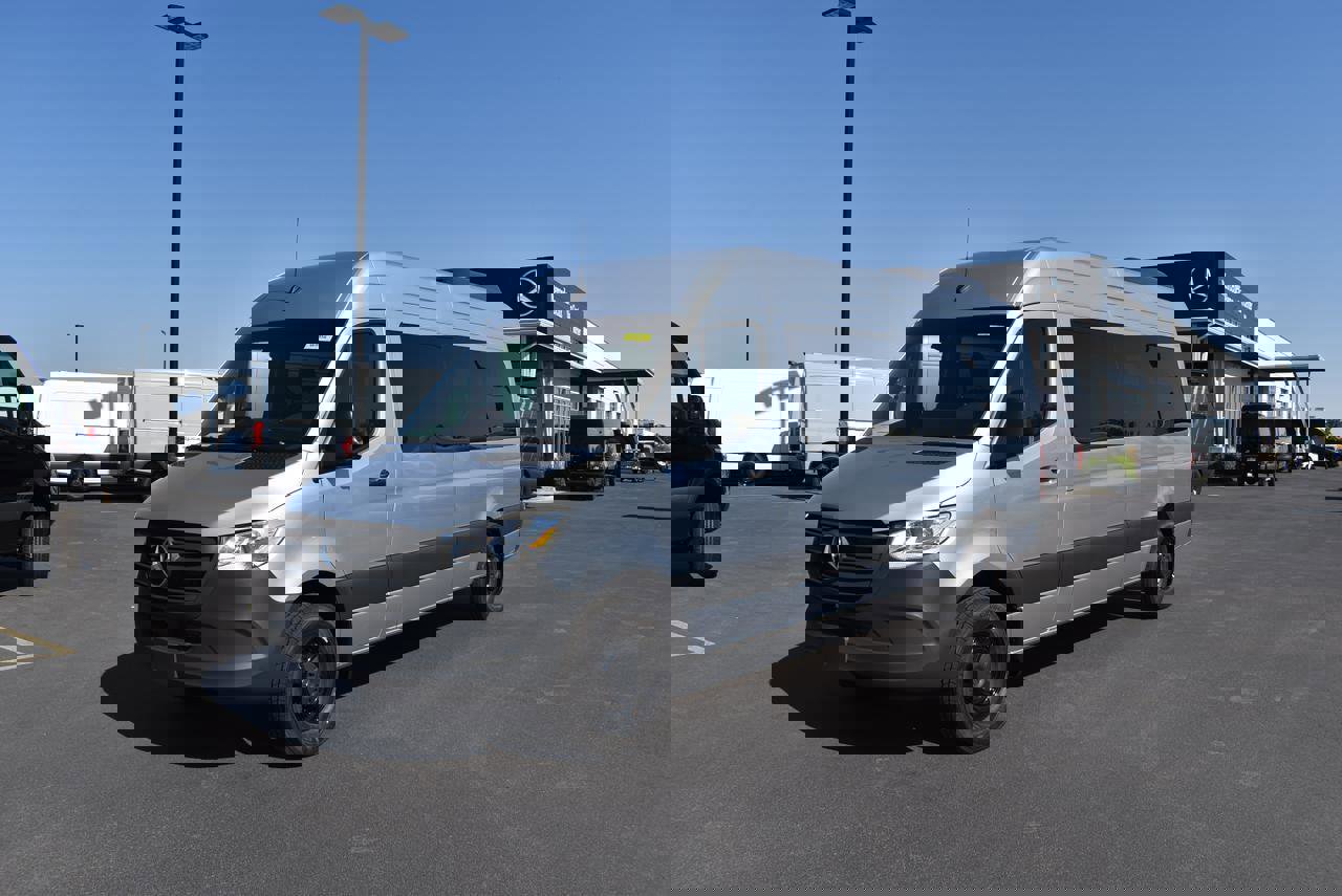 New 2025 Mercedes-Benz Sprinter 2500 image 1