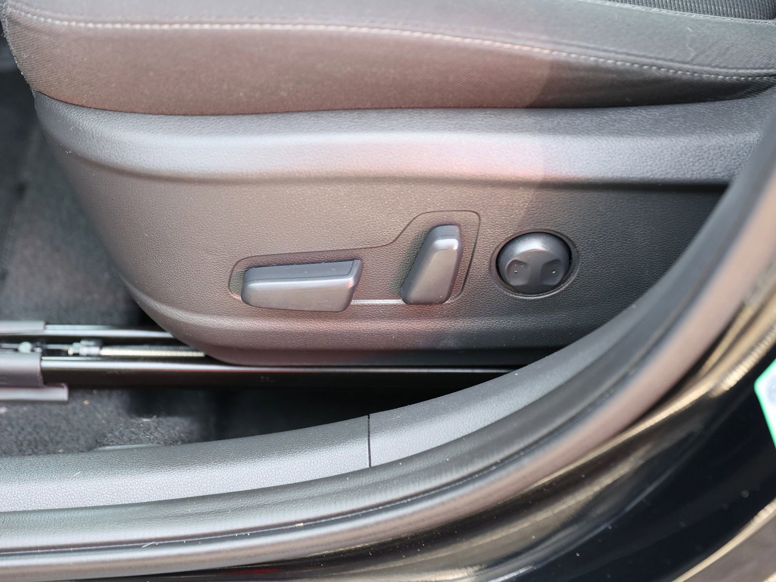 Certified 2023 Hyundai Kona SEL AWD/4WD image 17