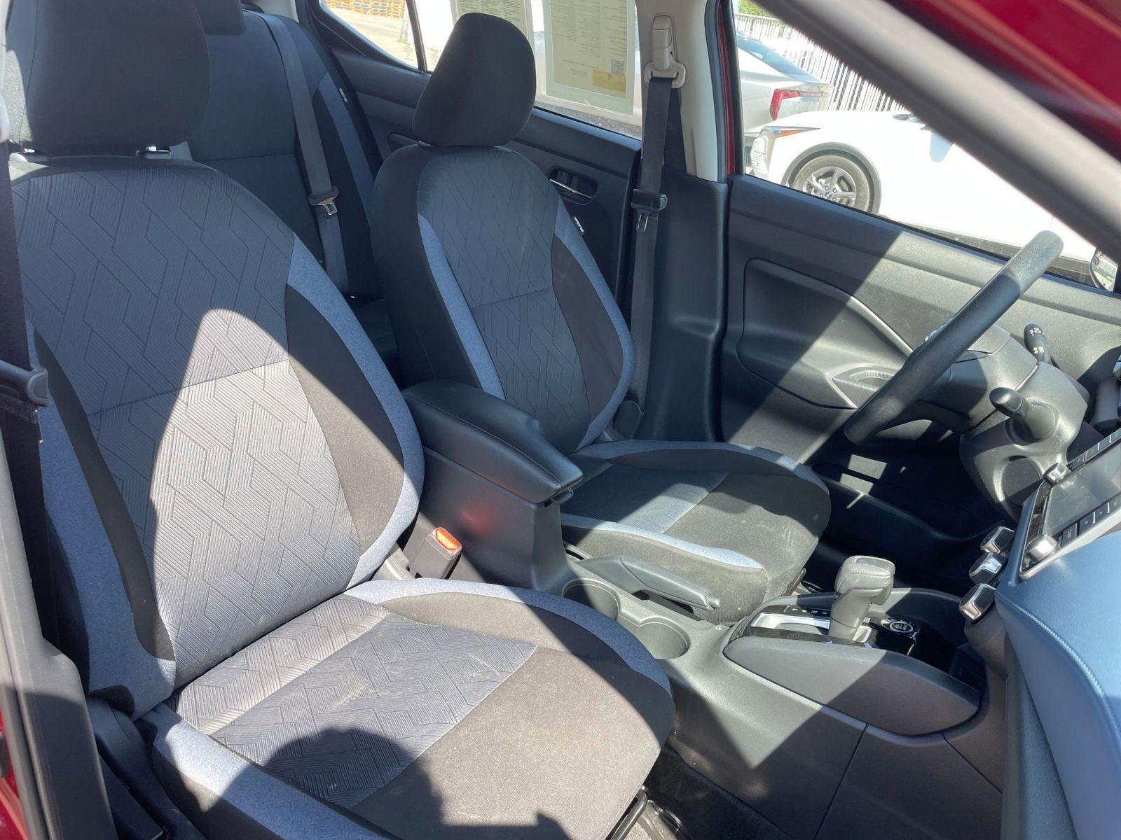 Used 2025 Nissan Versa SV image 34