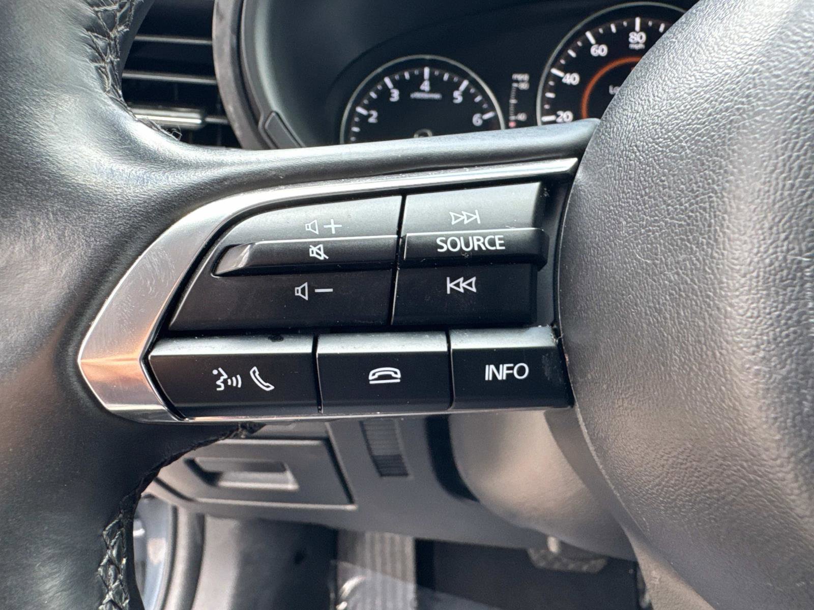 Used 2024 MAZDA MAZDA3 s image 33