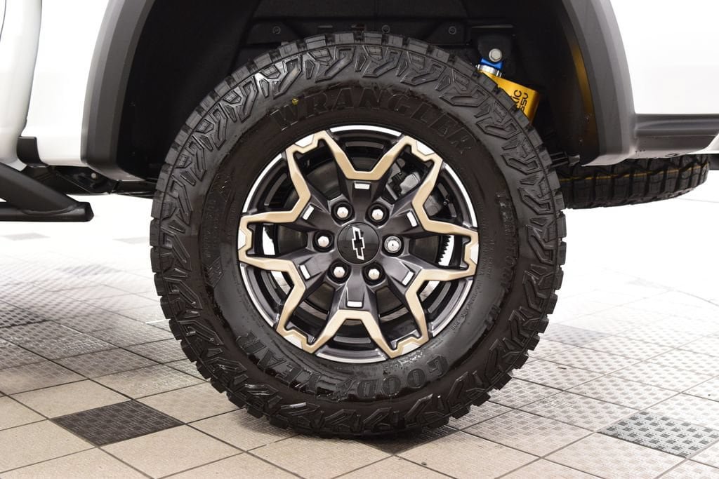 New 2026 Chevrolet Colorado ZR2 w/ Technology Package AWD/4WD image 30