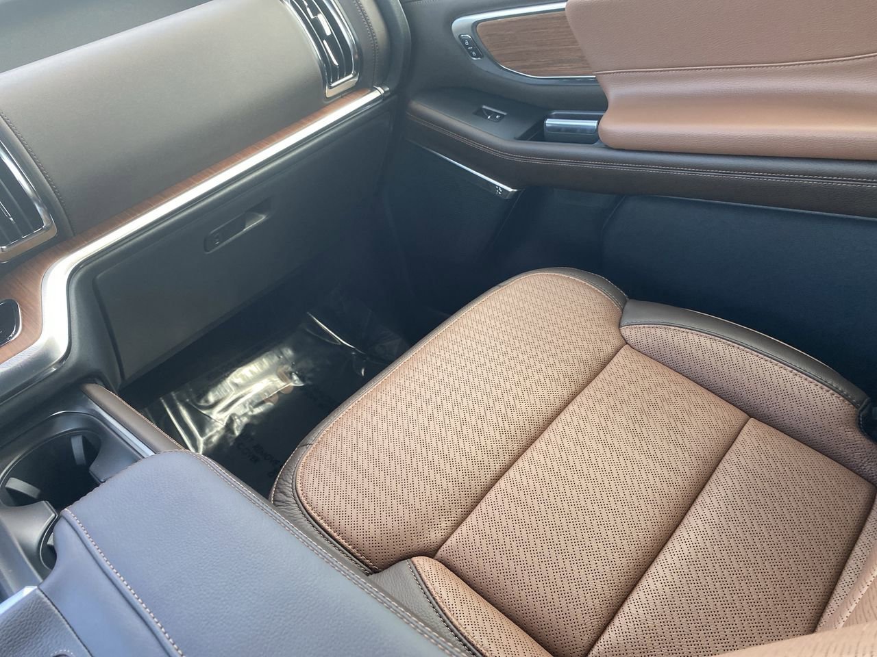 New 2025 Ford Expedition King Ranch image 14