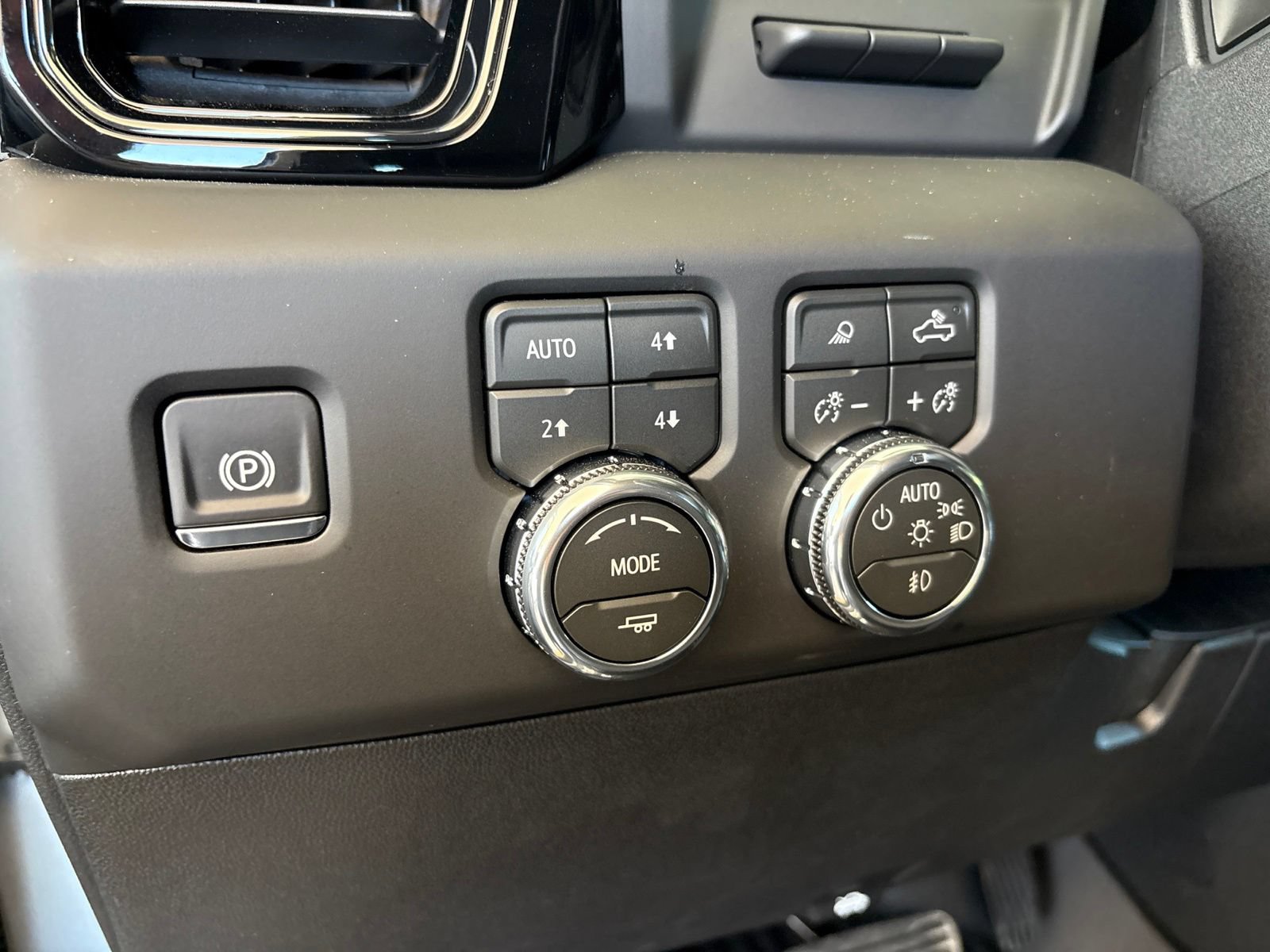 New 2026 GMC Sierra 2500 AT4 w/ AT4 Premium Plus Package AWD/4WD image 14