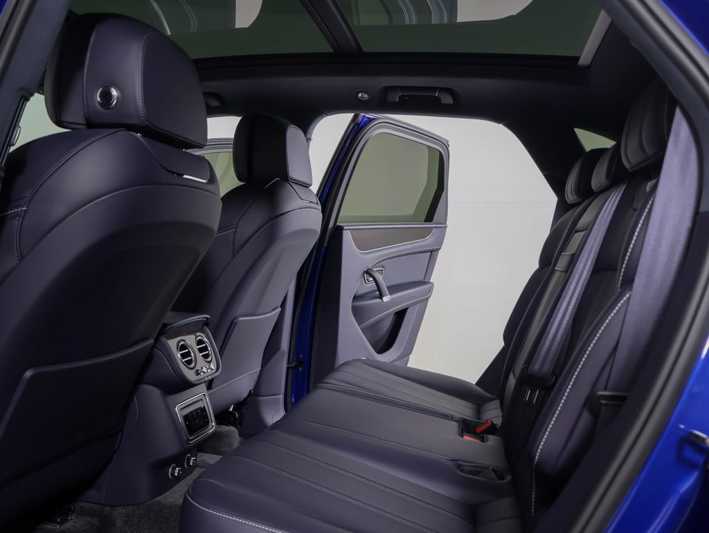 Used 2019 Bentley Bentayga image 11