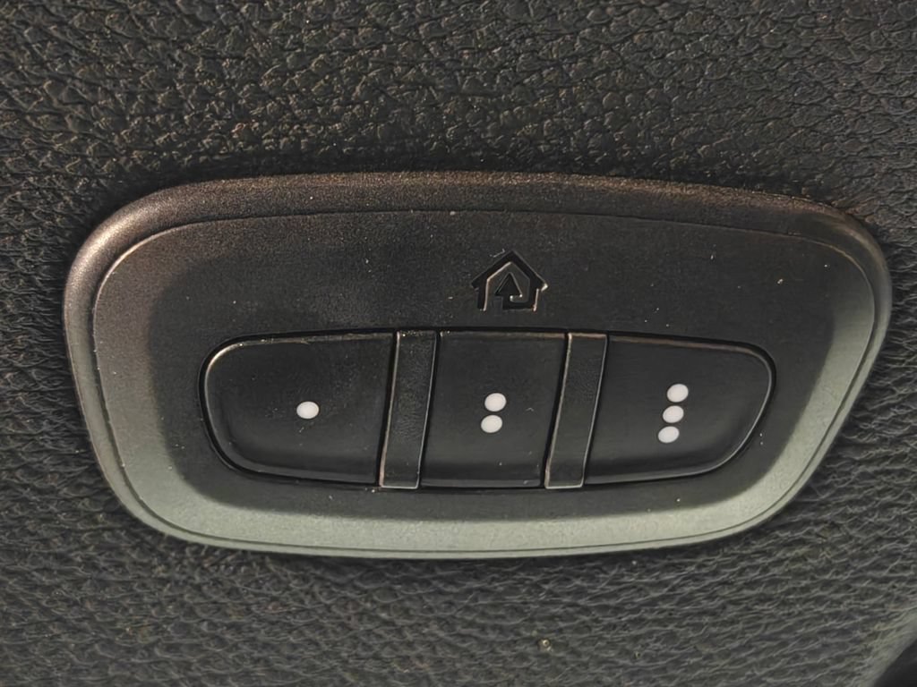 Used 2018 Jeep Wrangler Unlimited Rubicon AWD/4WD image 12
