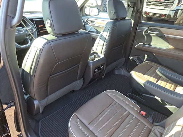 New 2026 GMC Acadia Denali Ultimate w/ LPO, Floor Liner Package image 10