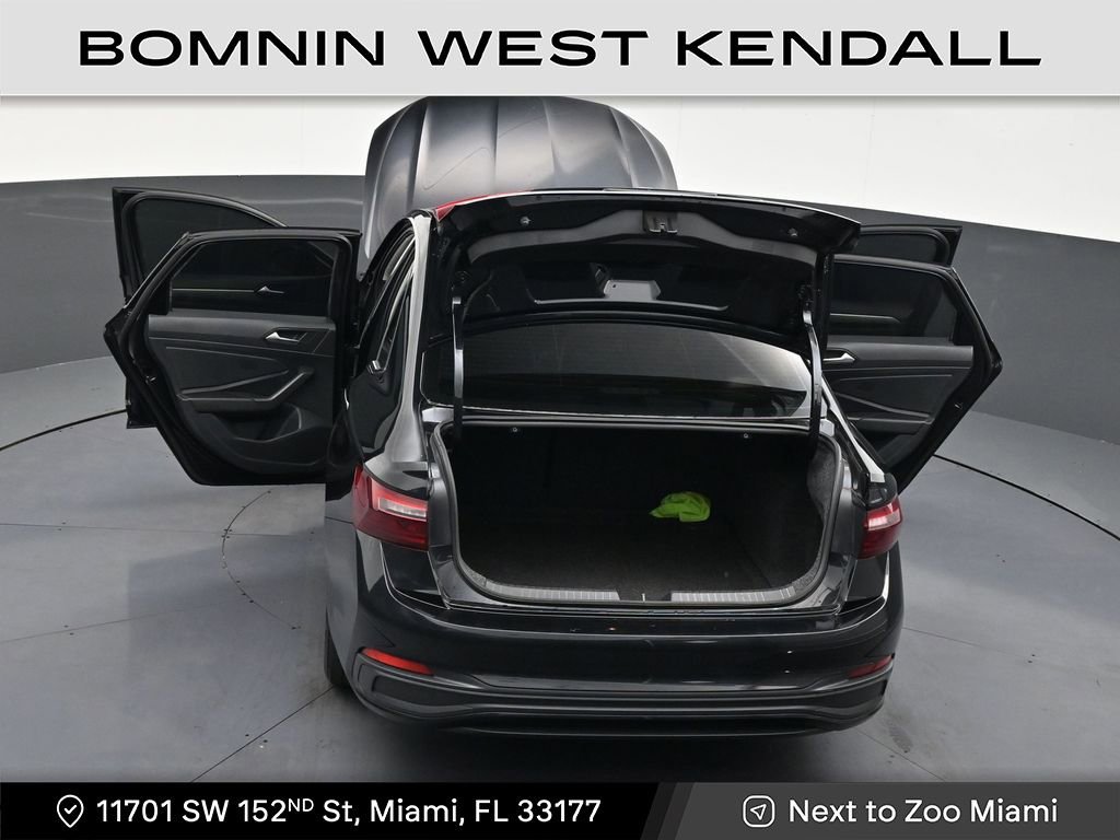 Used 2023 Volkswagen Jetta S image 32
