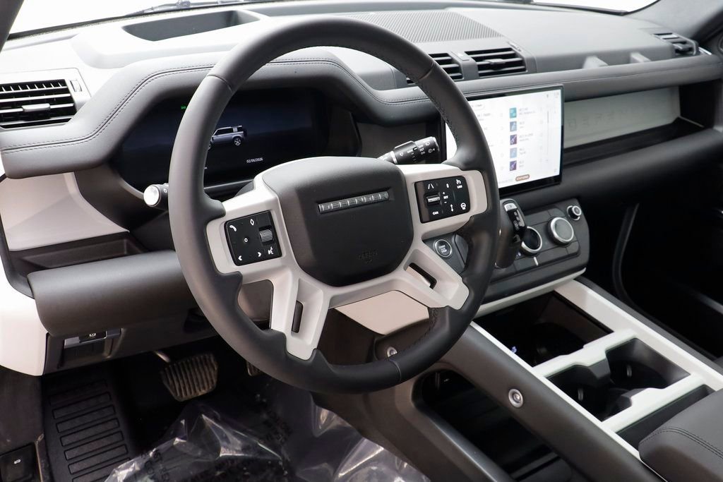 Used 2025 Land Rover Defender 110 S image 7