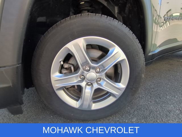 Used 2023 Jeep Compass Latitude AWD/4WD image 32