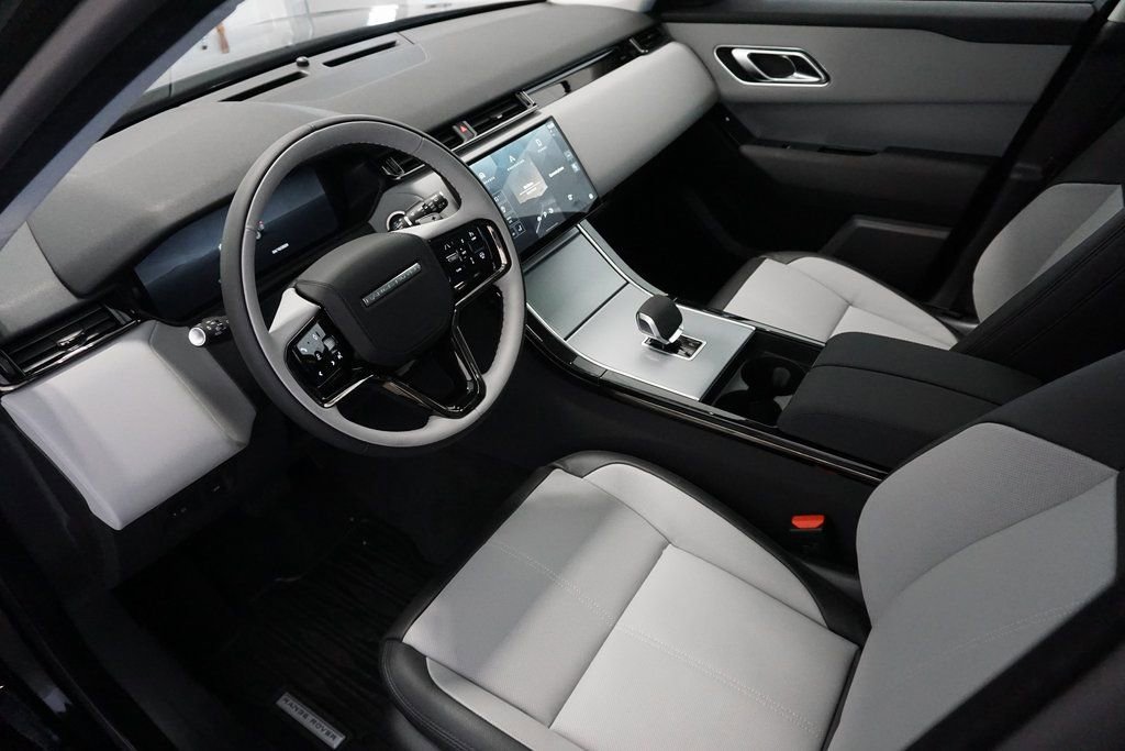 Used 2025 Land Rover Range Rover Velar S image 18