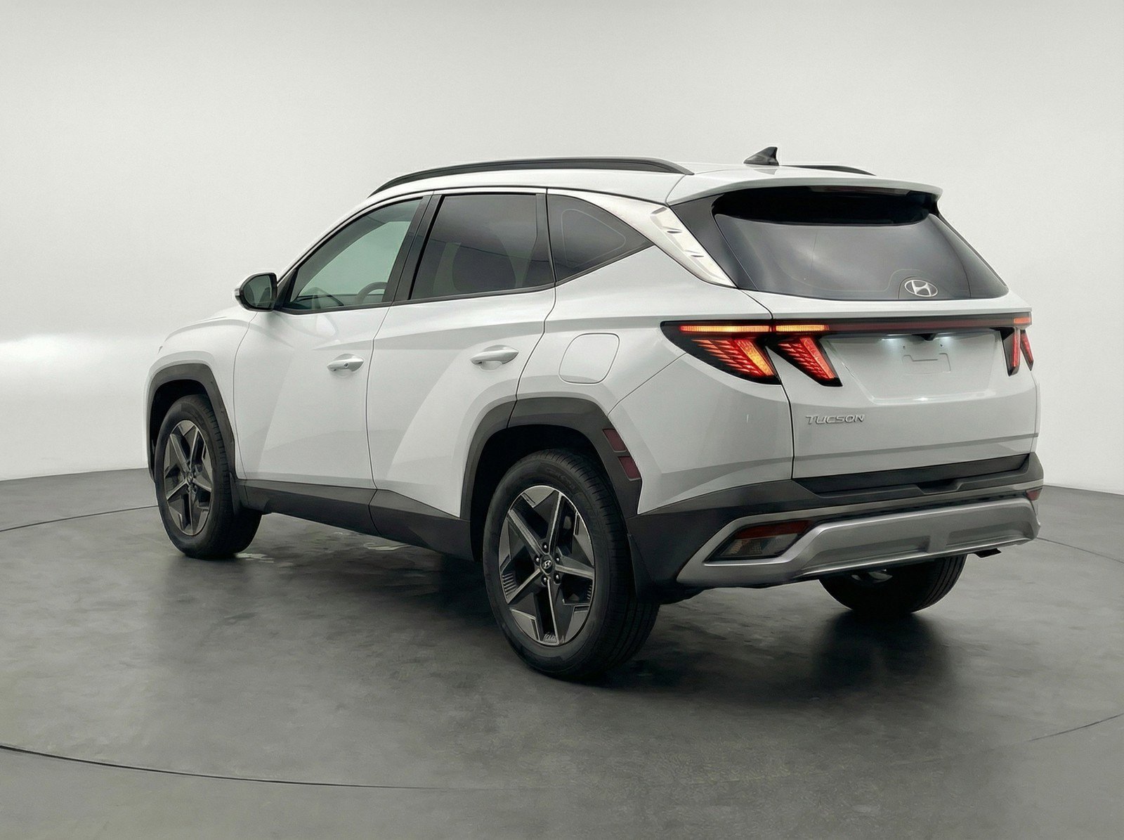 Used 2025 Hyundai Tucson SEL FWD image 6