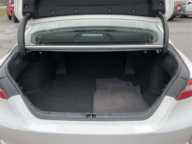Used 2019 Toyota Camry SE image 13