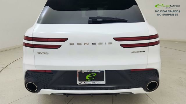 Used 2023 Genesis GV70 3.5T Sport w/ Sport Prestige Package AWD/4WD image 12