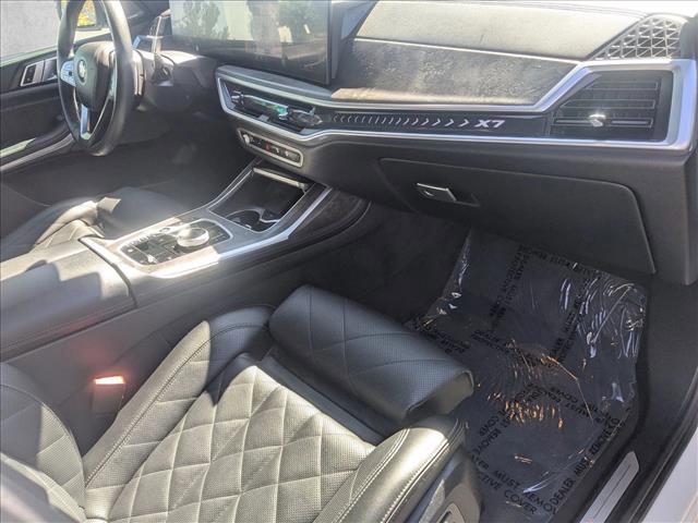 Used 2023 BMW X7 xDrive40i w/ Premium Package image 23