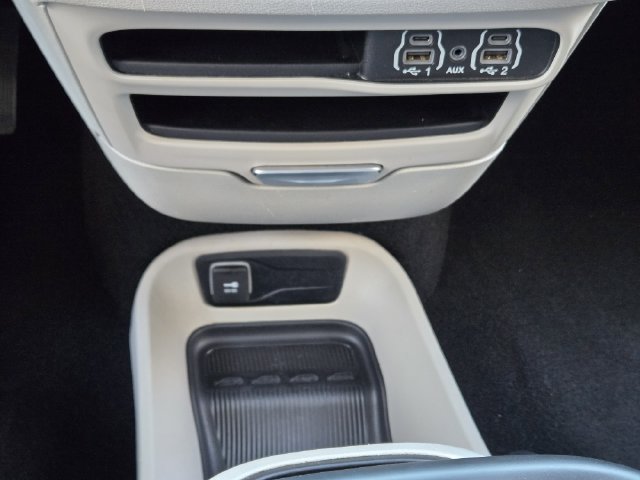 Used 2024 Chrysler Pacifica Touring-L FWD image 20