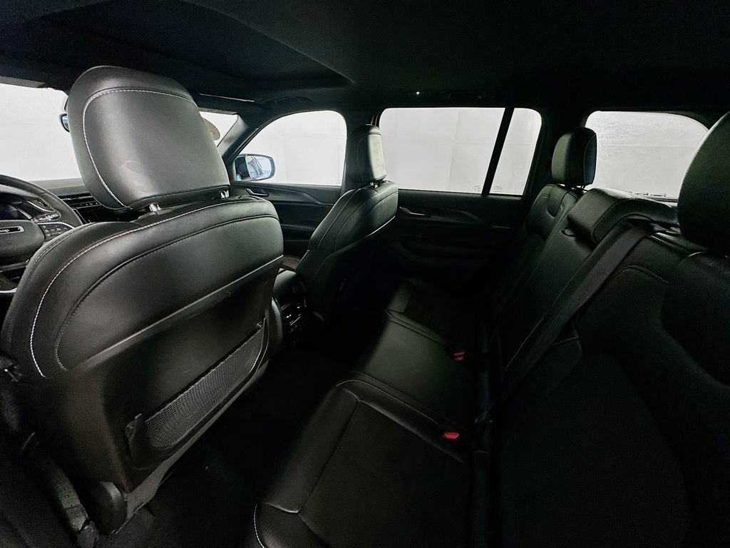 Used 2023 Jeep Grand Cherokee Altitude AWD/4WD image 30