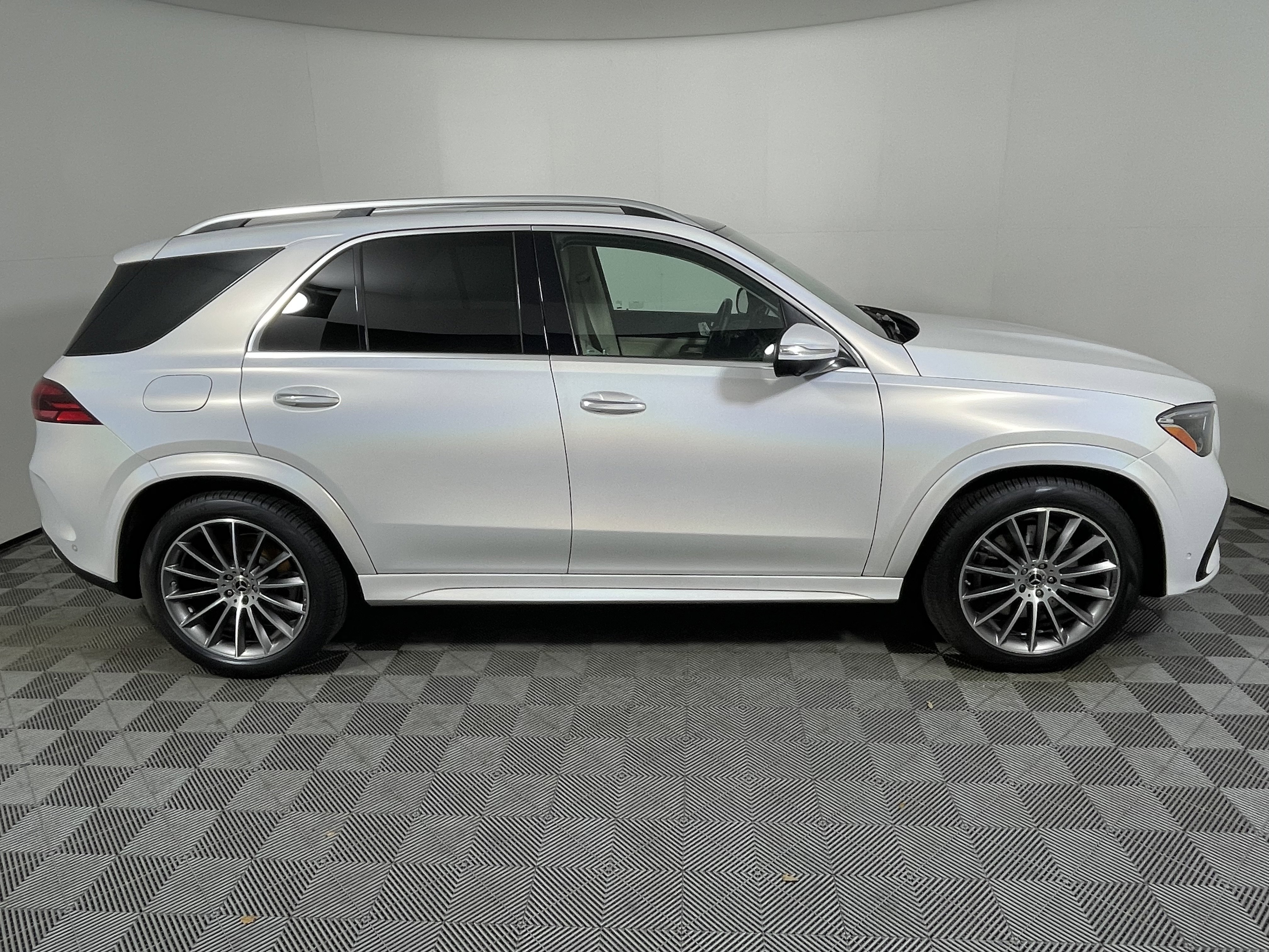 Certified 2024 Mercedes-Benz GLE 450 4MATIC image 6