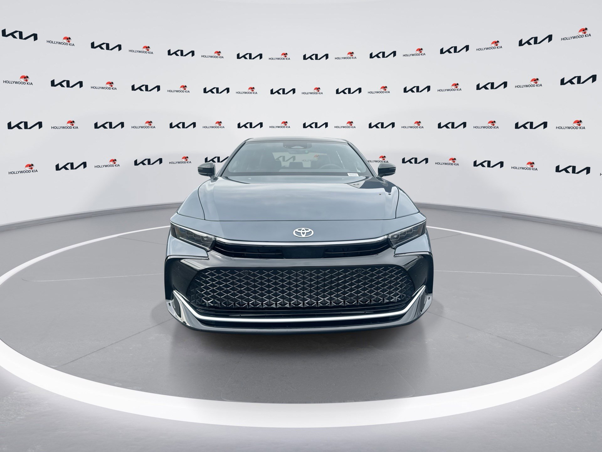 Used 2026 Toyota Crown Limited image 3