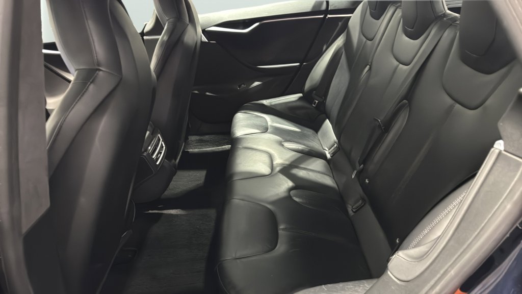 Used 2015 Tesla Model S 70 image 21